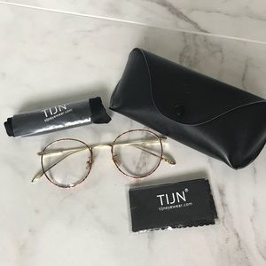 Vintage glasses with no prescription.